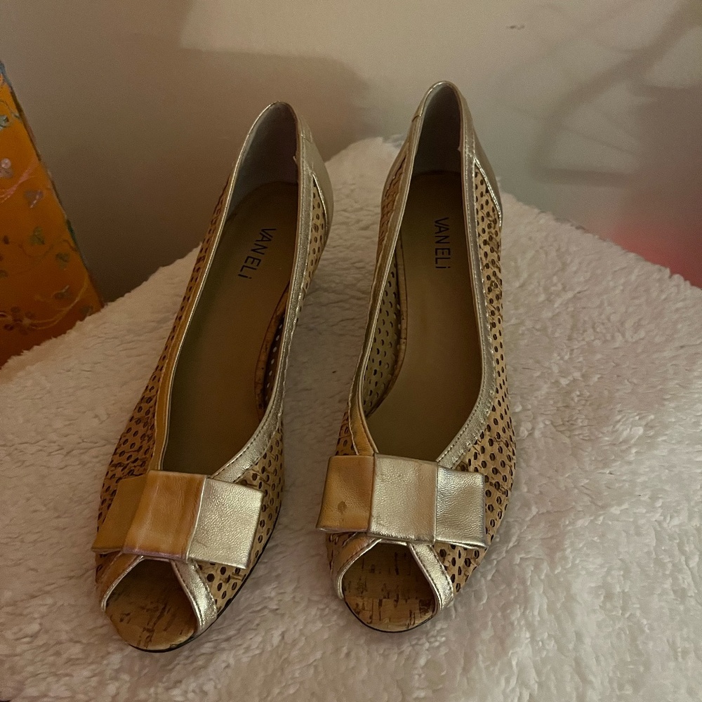 Vaneli Shoes Size 10